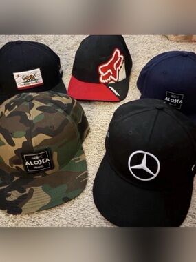 Men’s hat lot - all SnapBack besides Fox is fitted L/XL - Great condition